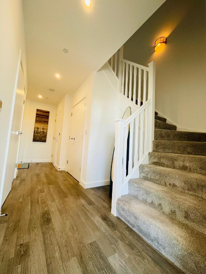 Modern Penthouse Flat With Free Indoor Parking Apartamento *