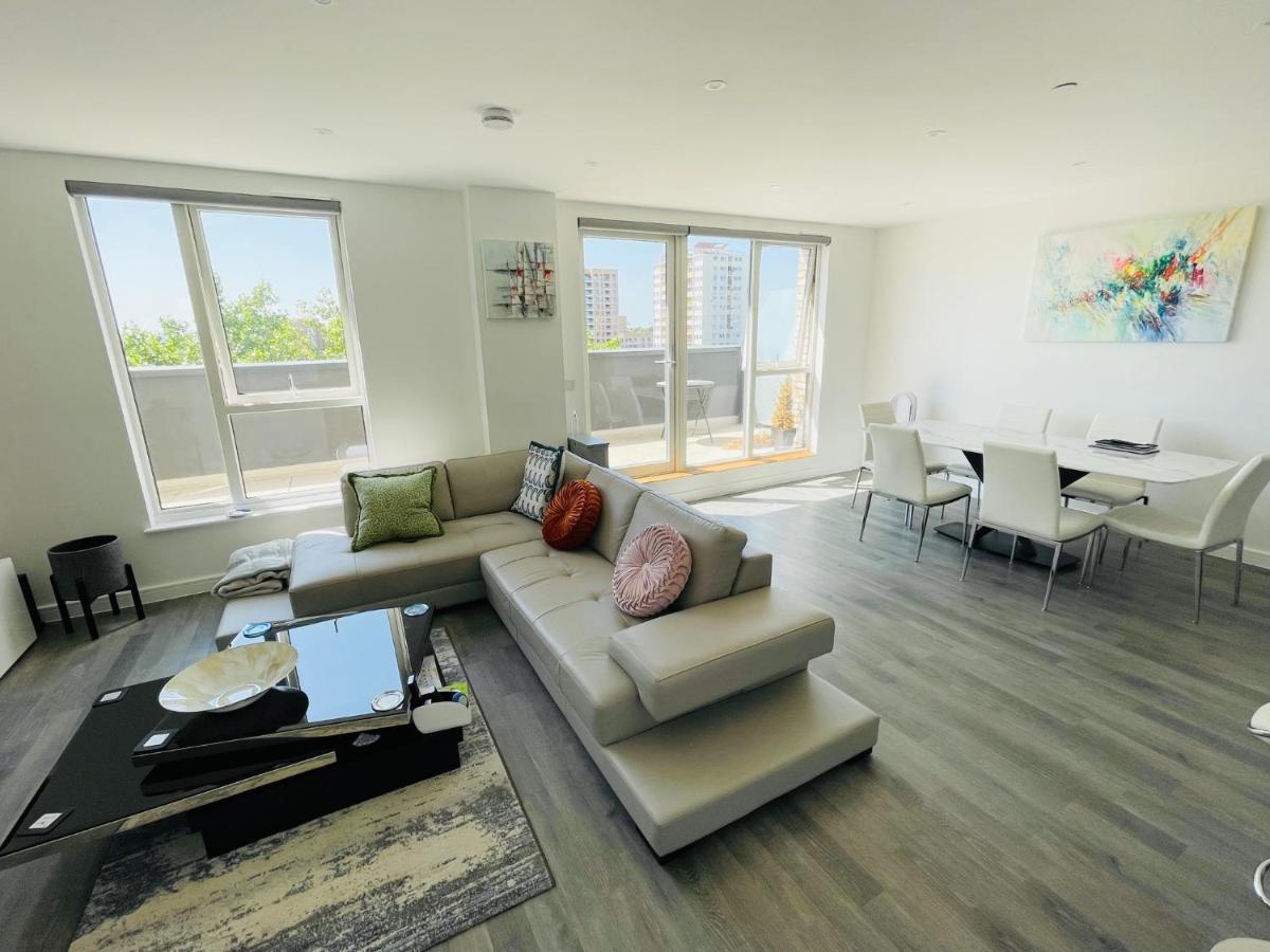 Modern Penthouse Flat With Free Indoor Parking Appartement Londres